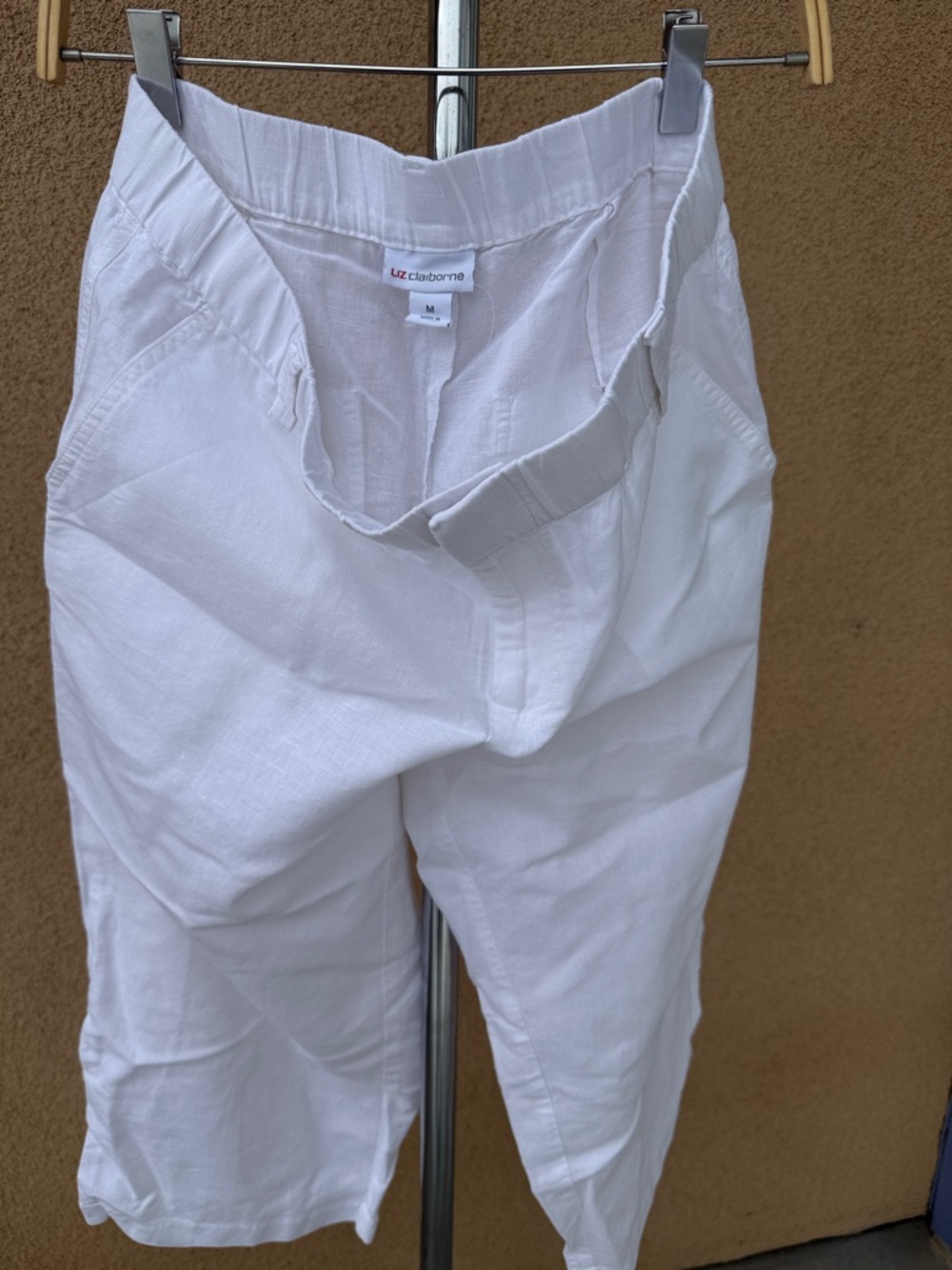 Liz Claiborne White Linen-Blend Capri Pants